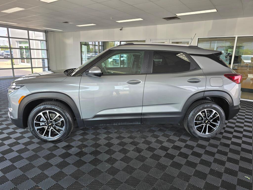 Used 2025 Chevrolet TrailBlazer LT AWD/4WD image 6