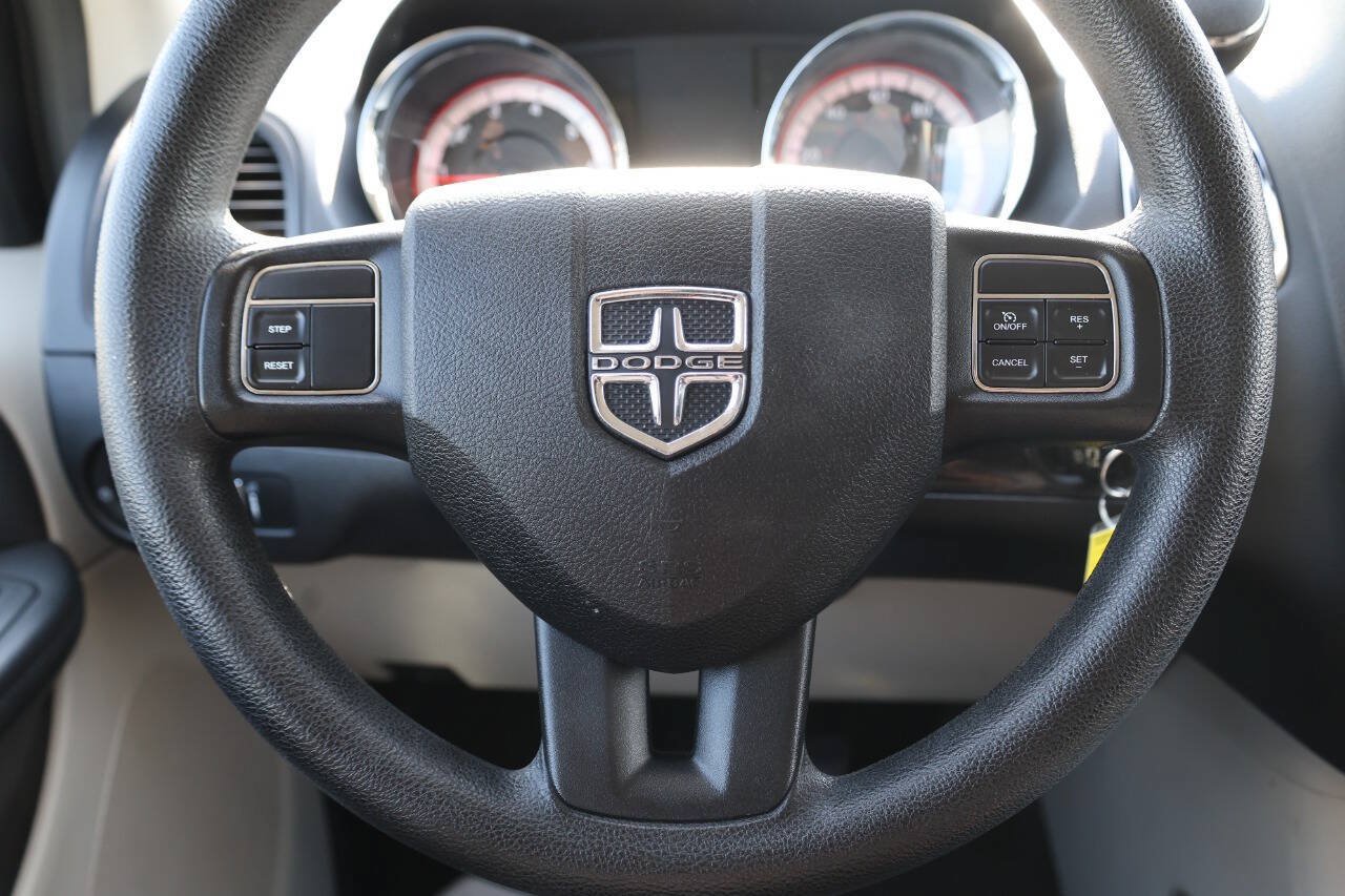 Used 2014 Dodge Grand Caravan SXT FWD image 19