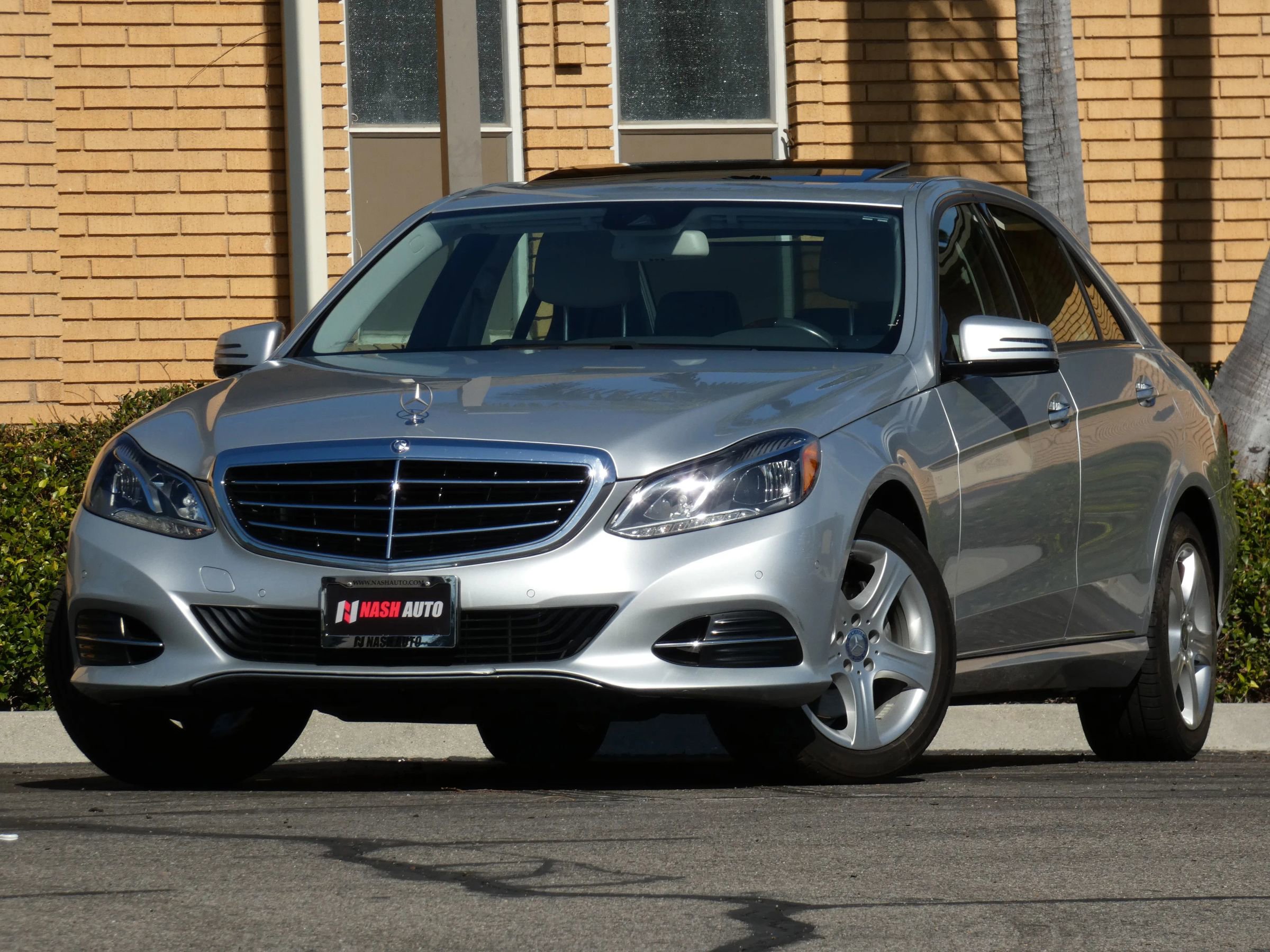 Used 2016 Mercedes-Benz E 350 Sedan w/ Premium Package image 4