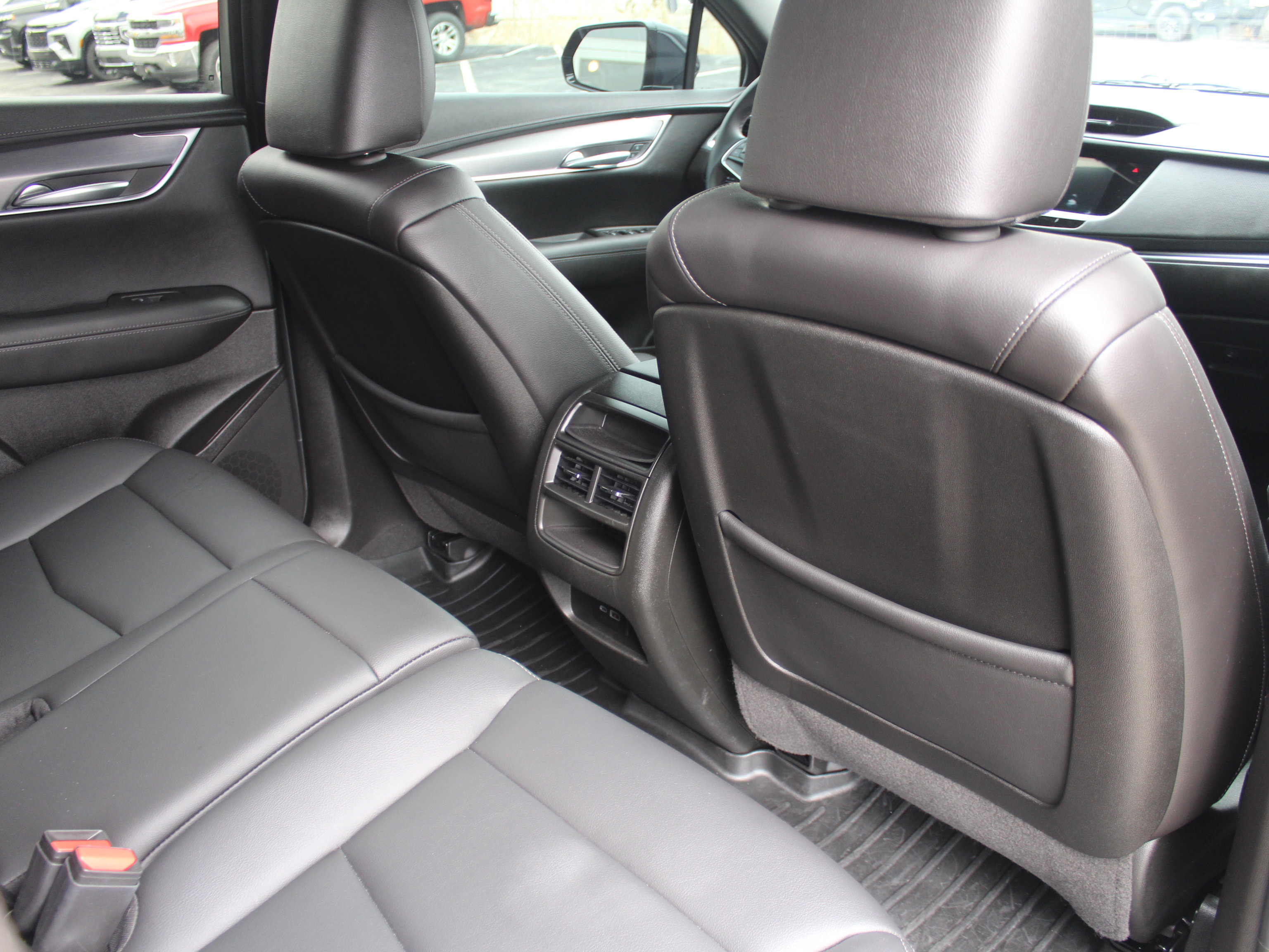 Used 2025 Cadillac XT5 Luxury image 23