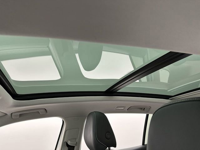 Certified 2025 Volkswagen Tiguan SE image 22