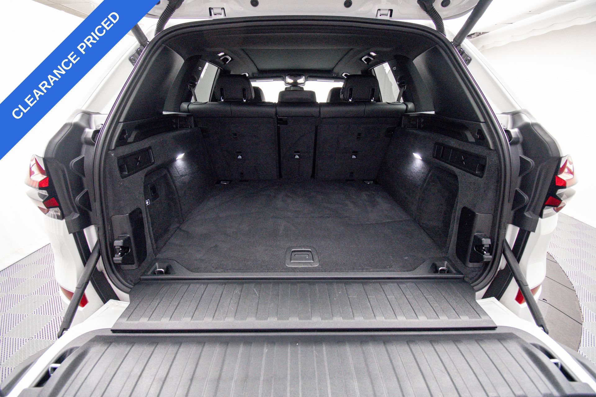 Used 2024 BMW X5 xDrive40i w/ M Sport Package AWD/4WD image 36