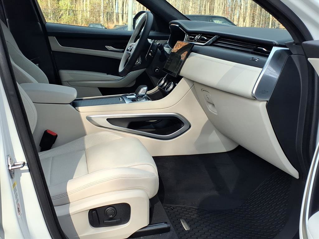 New 2026 Jaguar F-PACE R-Dynamic S image 3