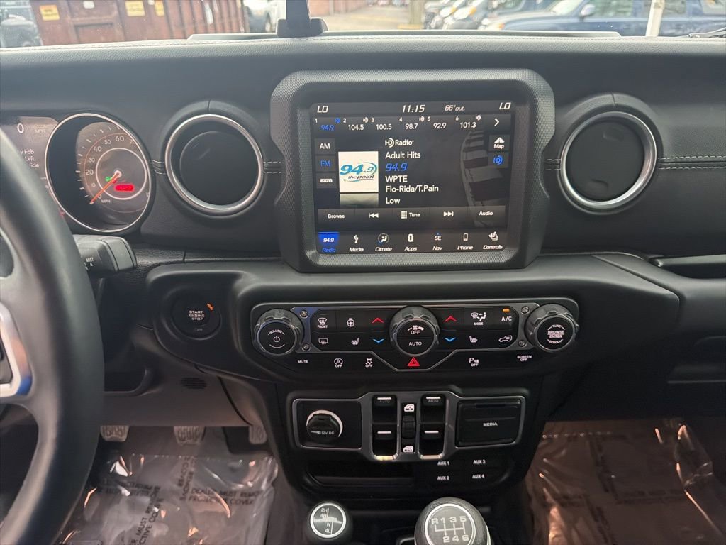 Used 2018 Jeep Wrangler Unlimited Sahara image 17