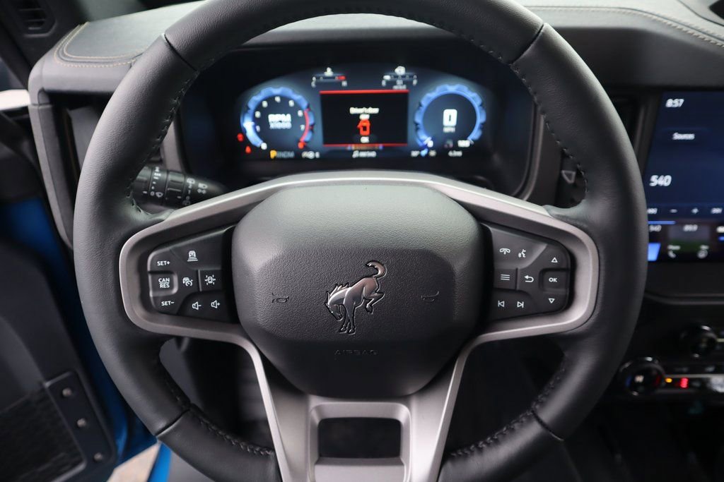 New 2025 Ford Bronco Badlands image 3