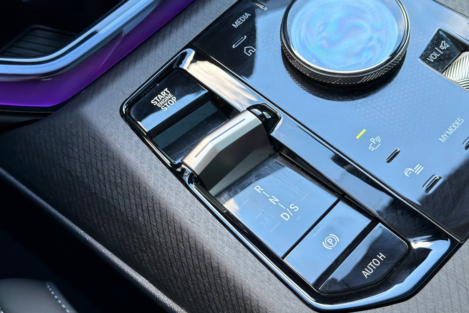 Used 2025 BMW X3 xDrive30i w/ Premium Package image 28