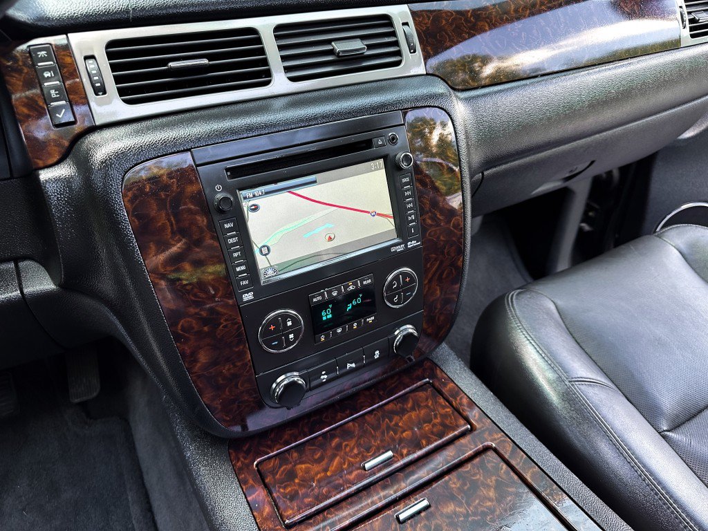 Used 2013 GMC Yukon XL Denali AWD/4WD image 20