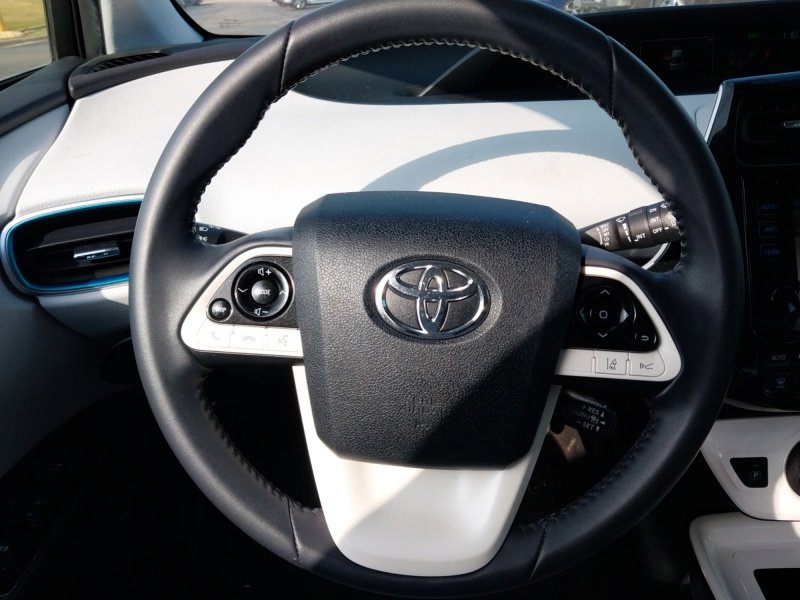 Used 2017 Toyota Prius Three image 19