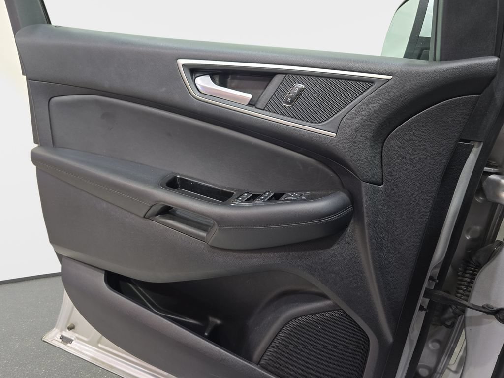 Used 2019 Ford Edge SEL w/ Equipment Group 201A FWD image 27
