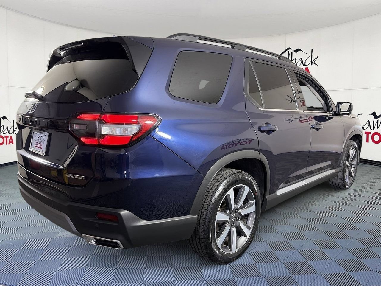 Used 2023 Honda Pilot Touring image 7