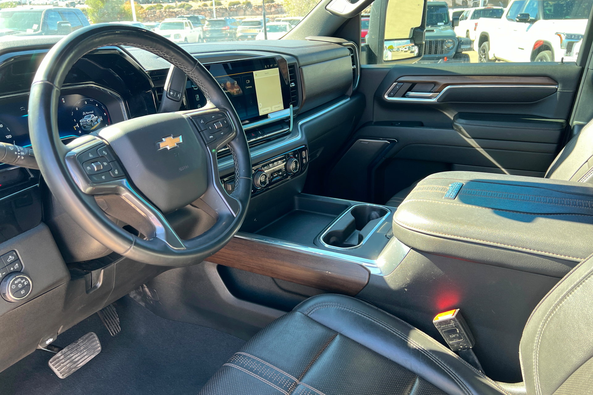 Used 2024 Chevrolet Silverado 3500 High Country w/ High Country Premium Package AWD/4WD image 15