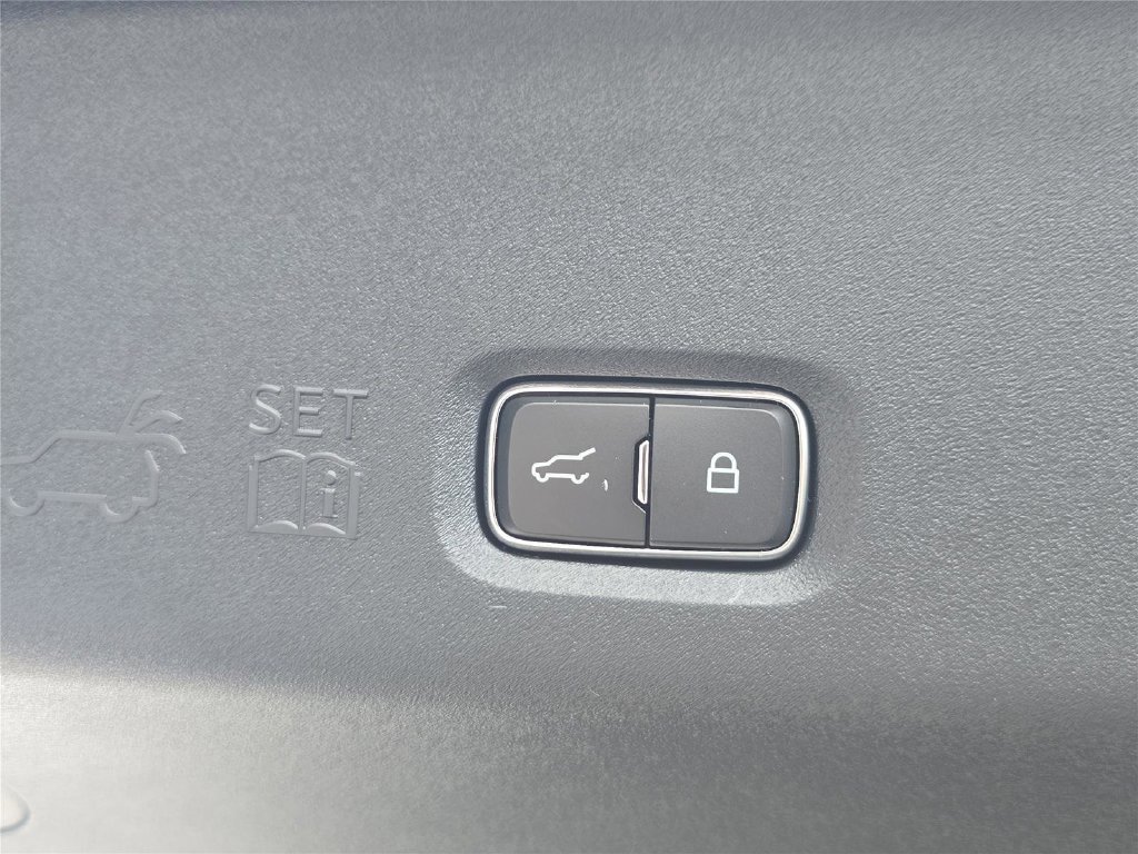 New 2026 Lincoln Navigator Black Label AWD/4WD image 12