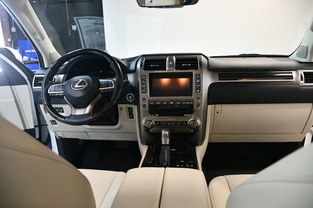 Used 2021 Lexus GX 460 Premium w/ Accessory Package AWD/4WD image 5
