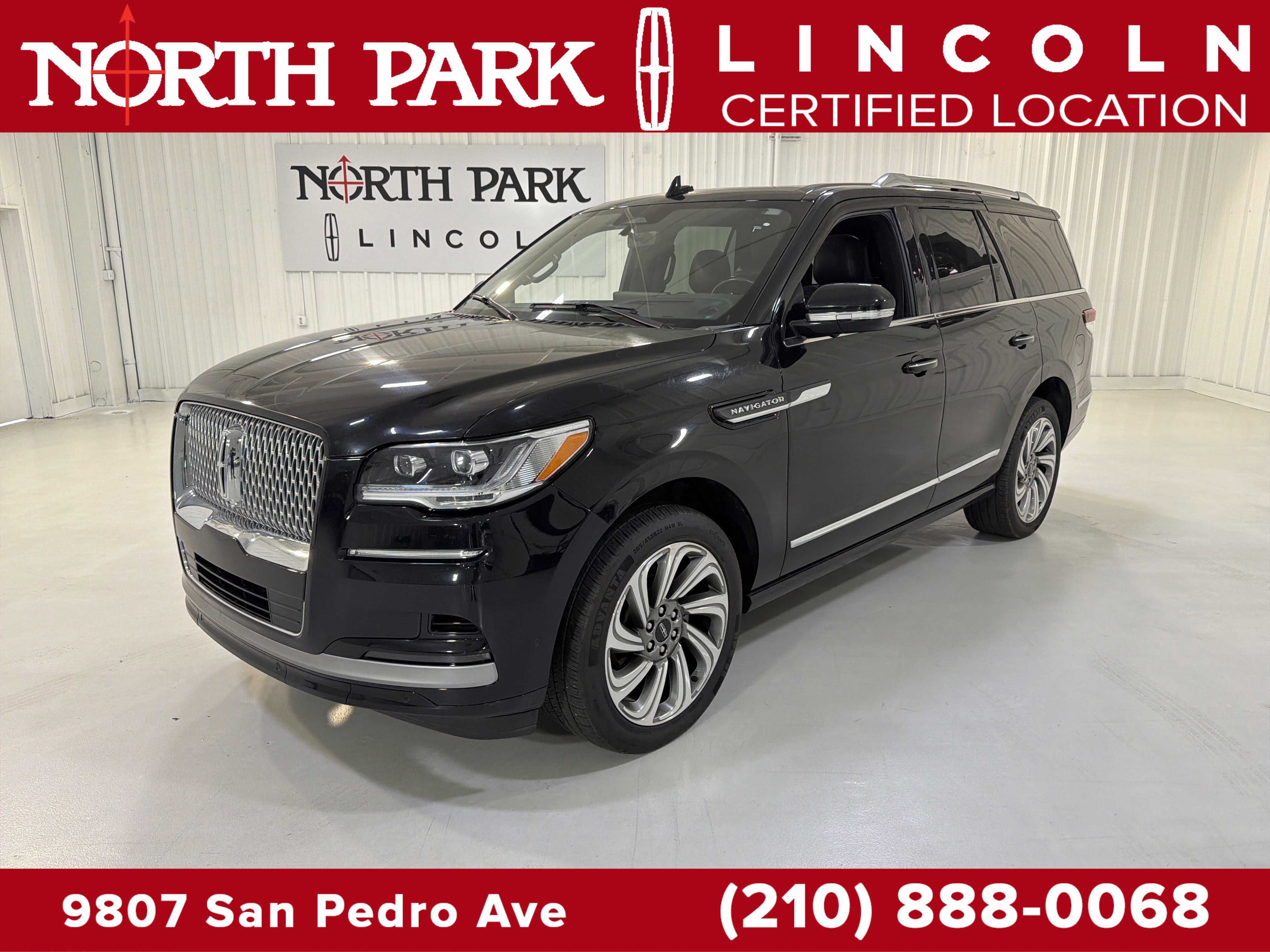 Used 2023 Lincoln Navigator Reserve AWD/4WD image 1