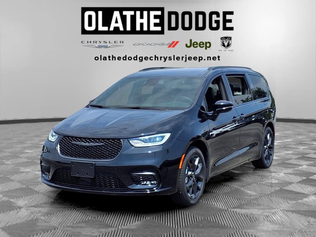 New 2026 Chrysler Pacifica Select w/ S Appearance Package FWD image 1