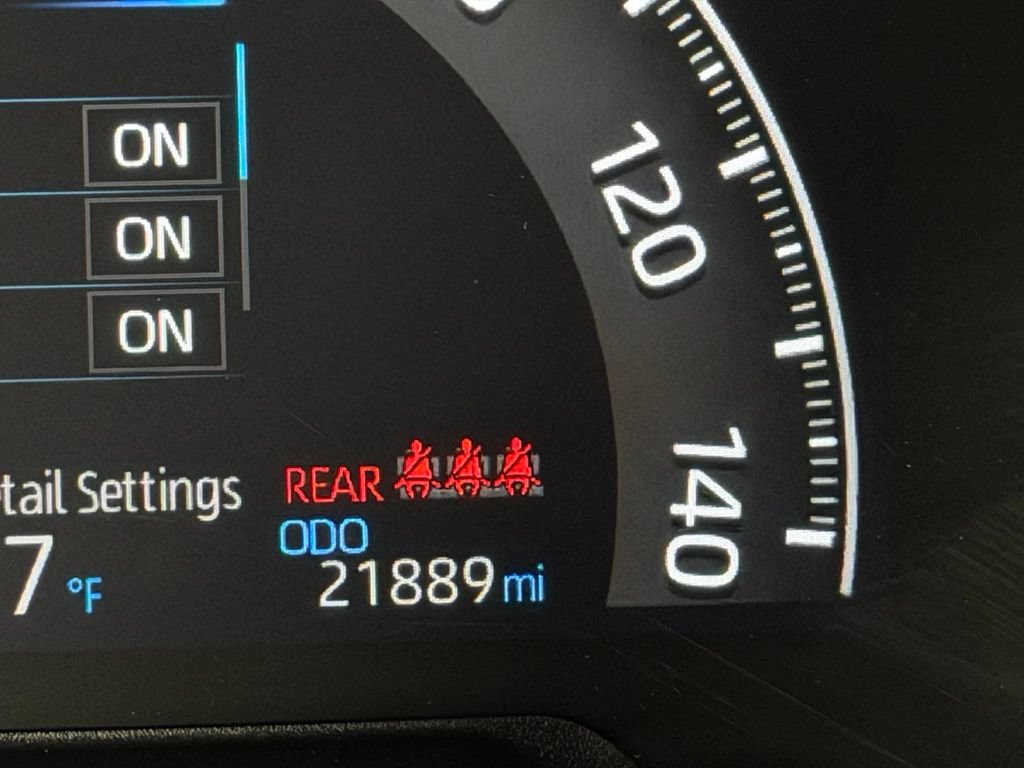 Used 2025 Toyota RAV4 SE AWD/4WD image 16