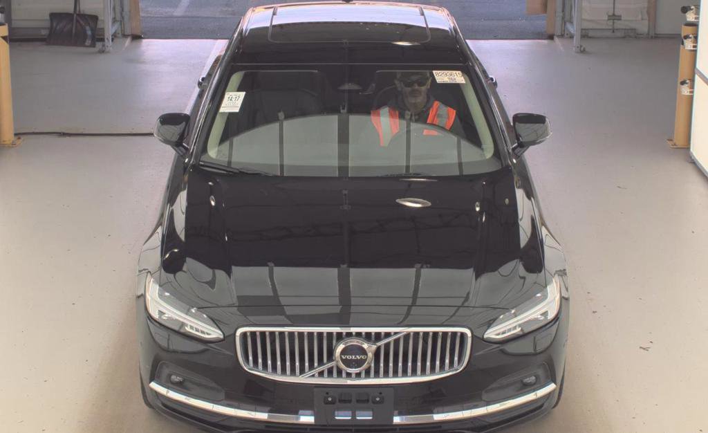 Used 2023 Volvo S90 B6 Ultimate w/ Protection Package image 11