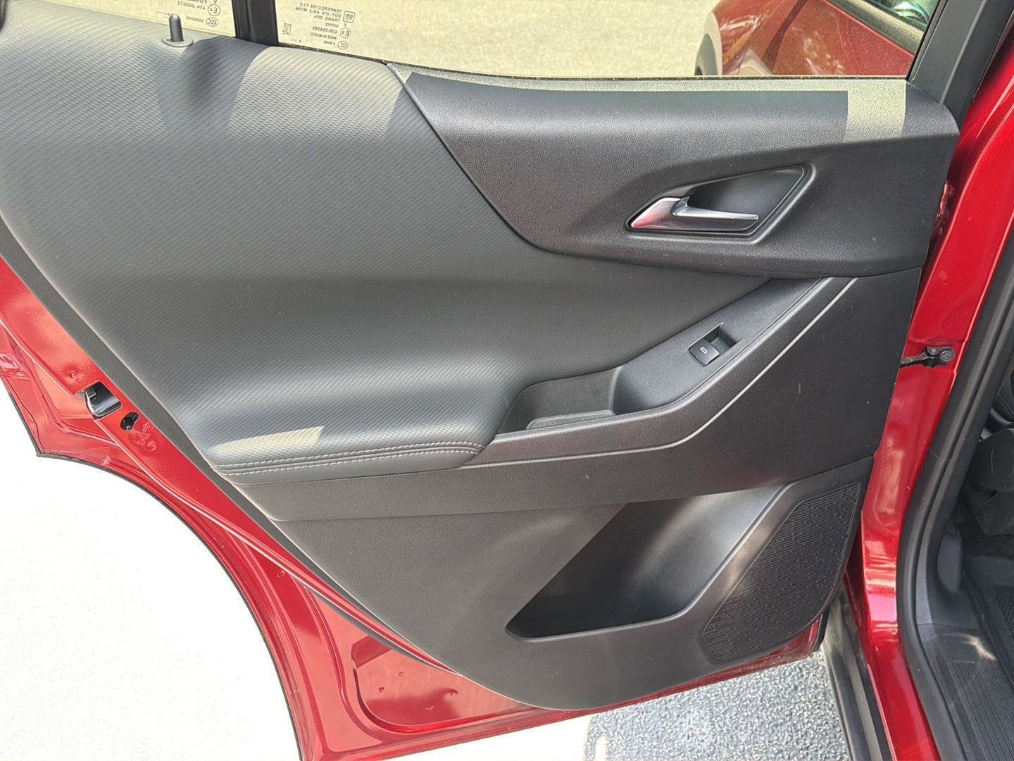 Used 2025 Chevrolet Equinox LT FWD image 17