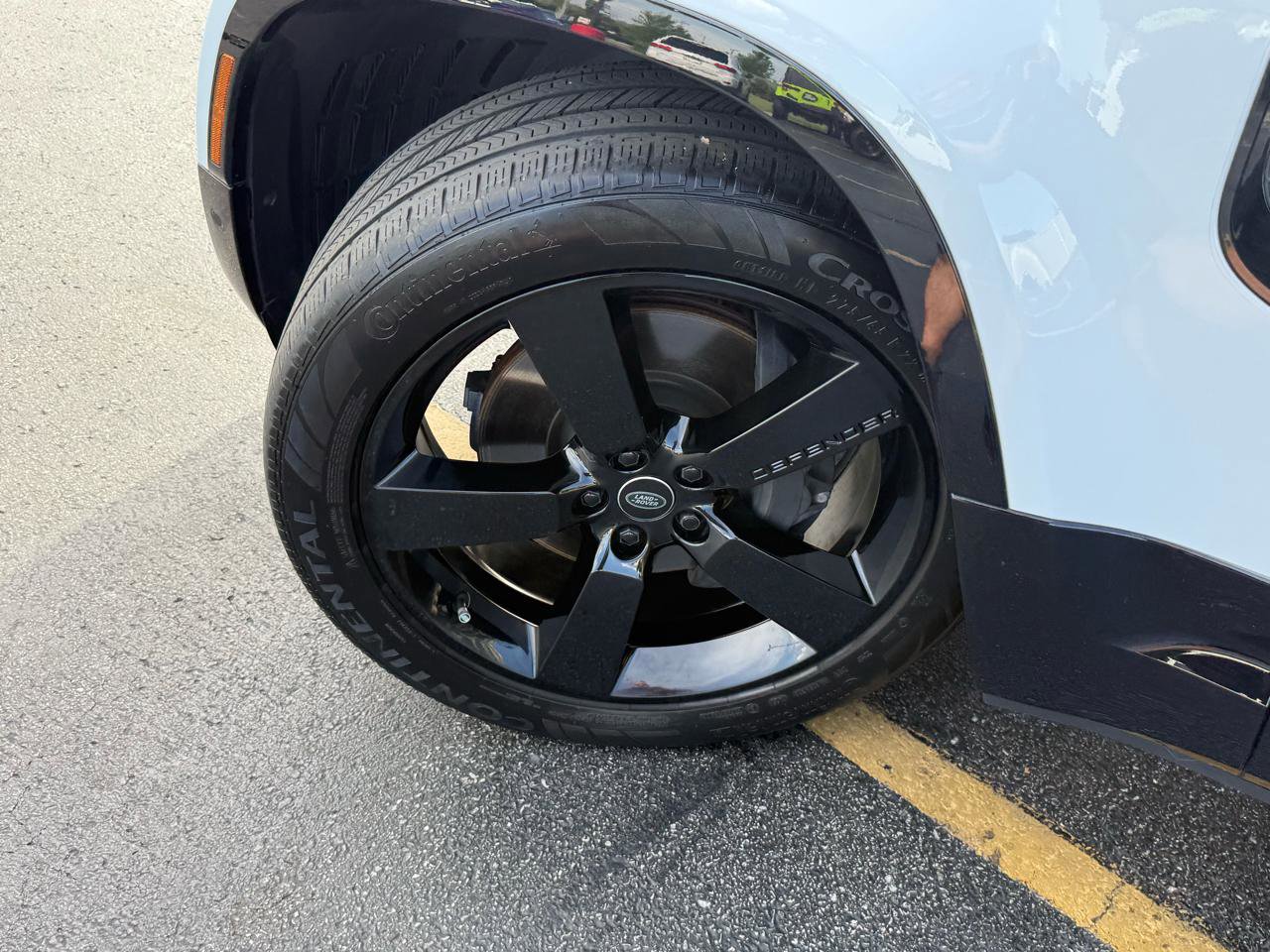 Used 2023 Land Rover Defender 110 X-Dynamic SE image 11