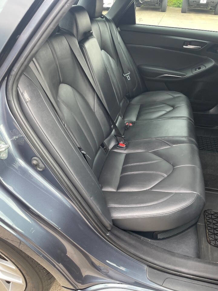 Used 2019 Toyota Avalon XLE image 10