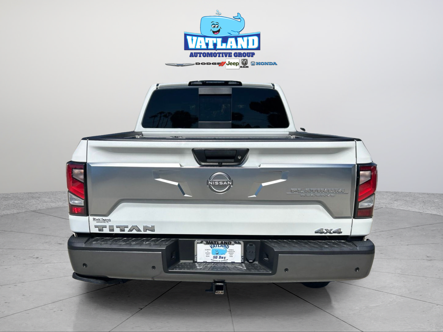 Used 2023 Nissan Titan Platinum Reserve w/ Moonroof Package AWD/4WD image 4