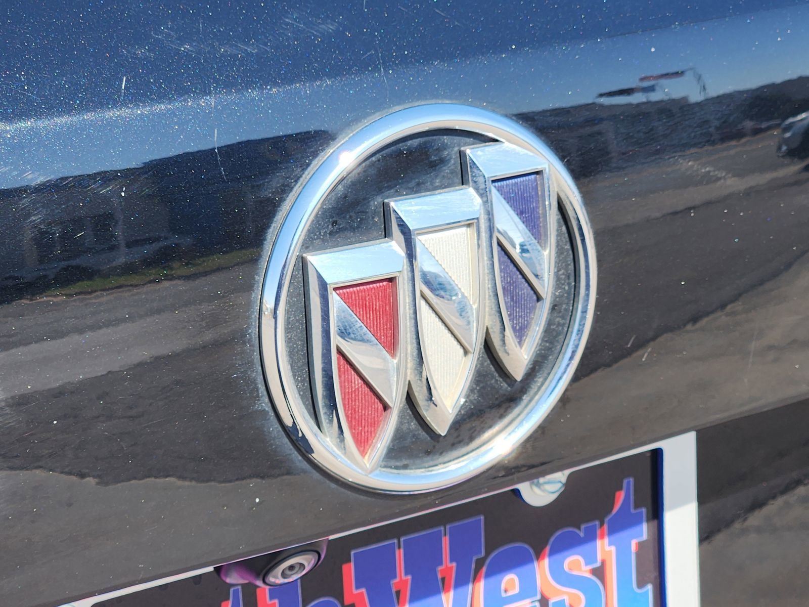 Used 2023 Buick Envision Essence image 12