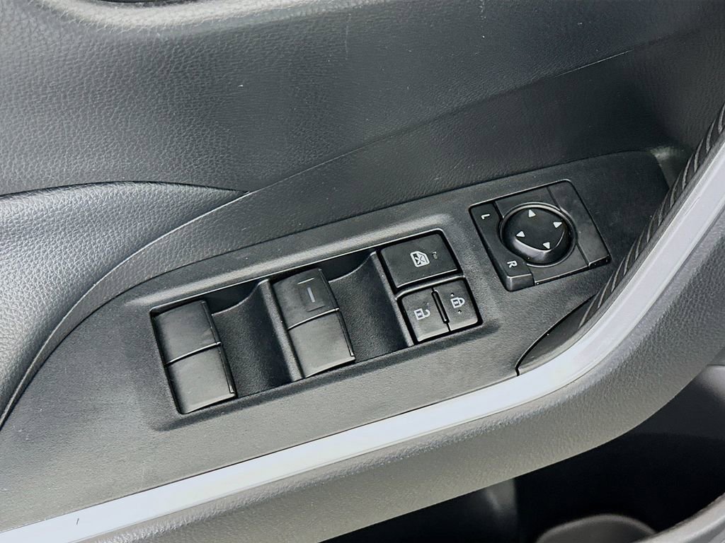 Used 2022 Toyota RAV4 LE AWD/4WD image 19