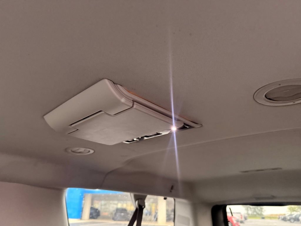 Used 2017 Chevrolet Suburban Premier AWD/4WD image 13