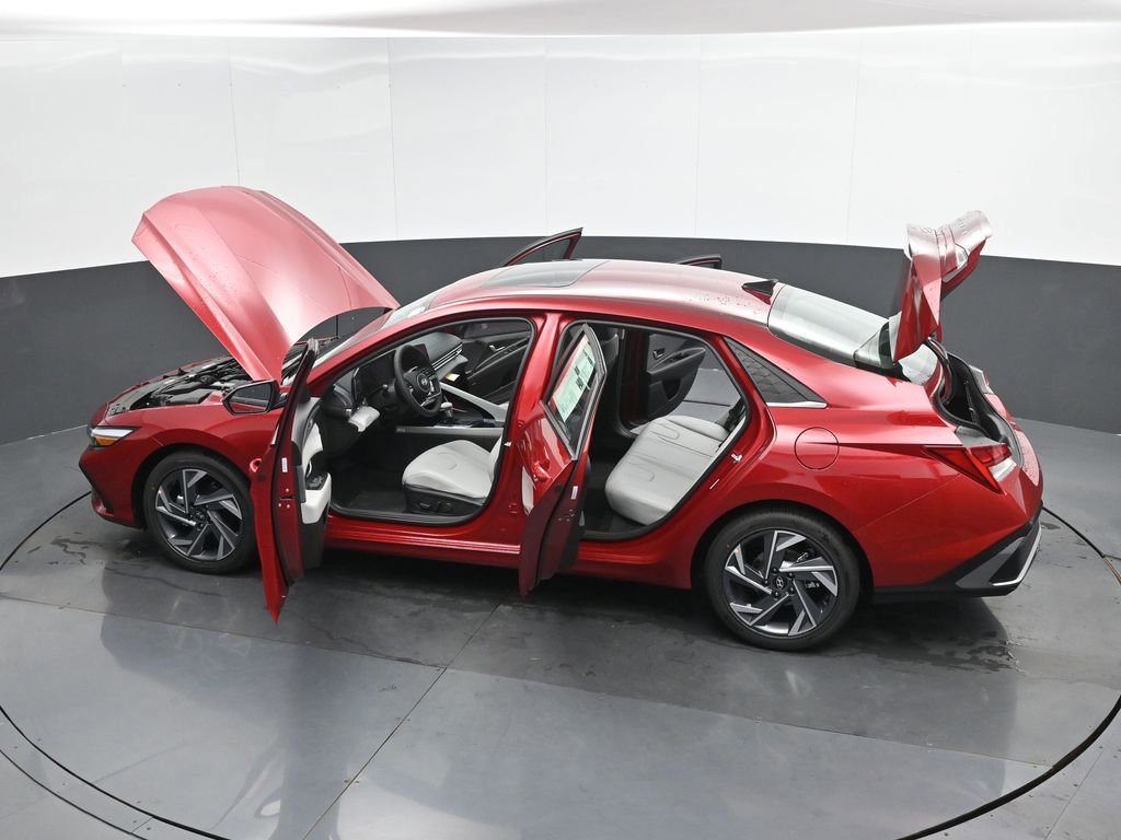 New 2025 Hyundai Elantra Limited image 57