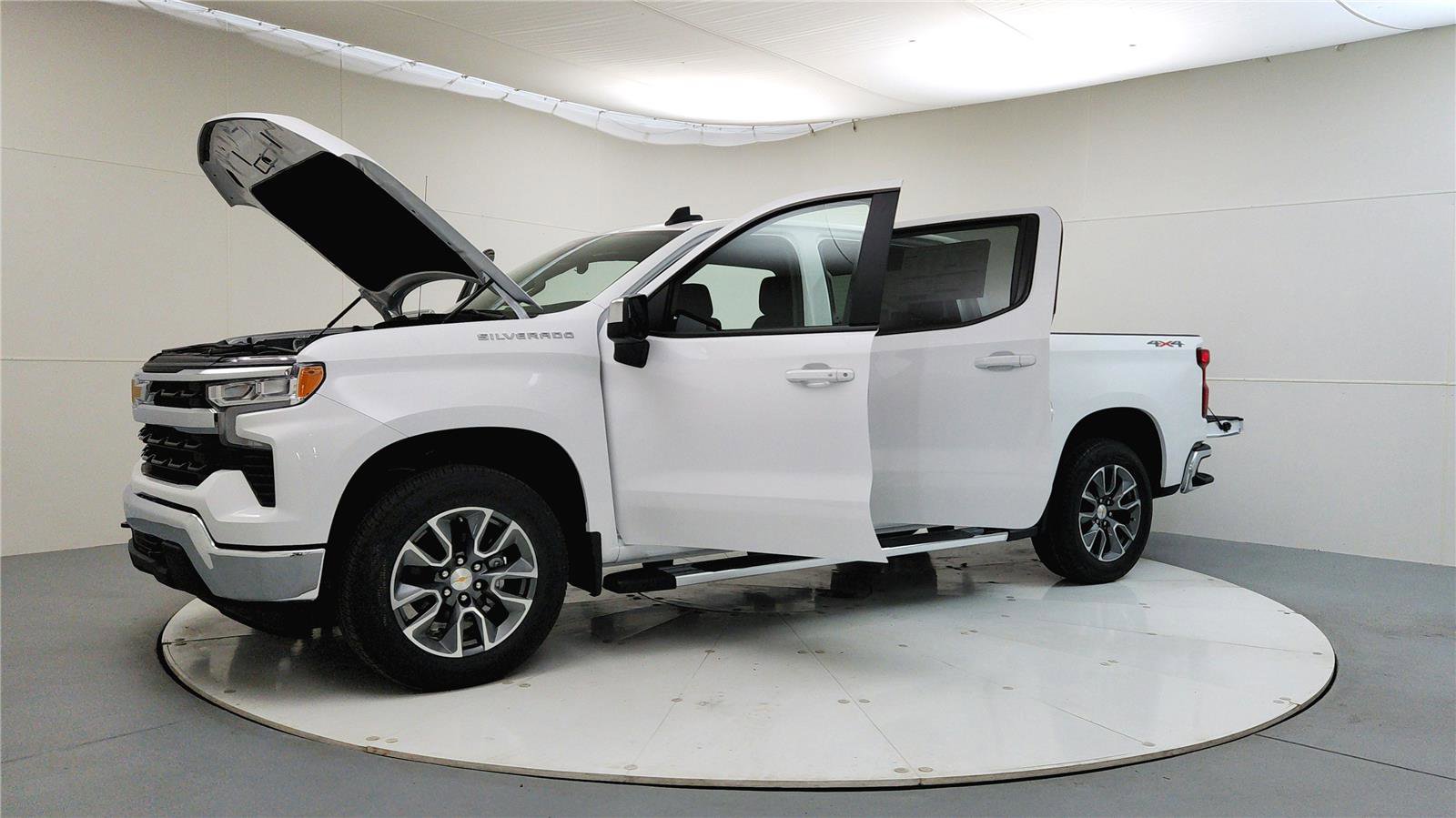 Used 2026 Chevrolet Silverado 1500 LT w/ Protection Package AWD/4WD image 10