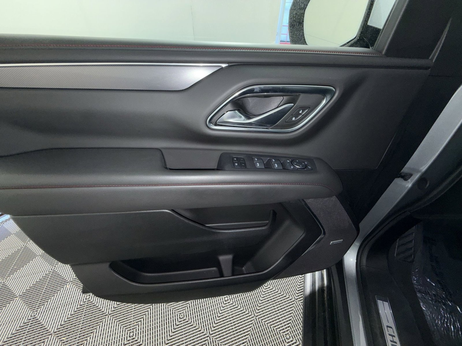 Used 2024 Chevrolet Tahoe RST w/ Luxury Package image 15