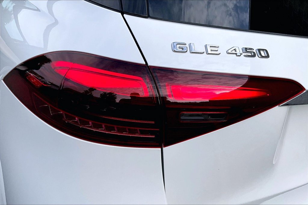 Certified 2026 Mercedes-Benz GLE 450 4MATIC image 32