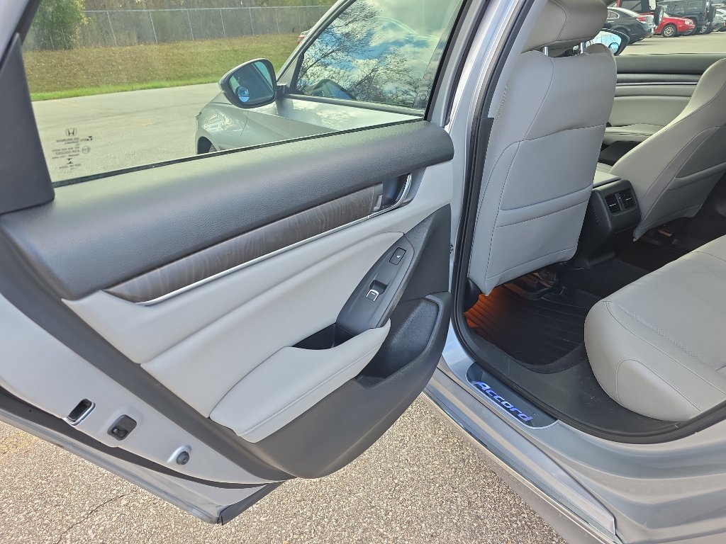 Used 2019 Honda Accord Touring image 23