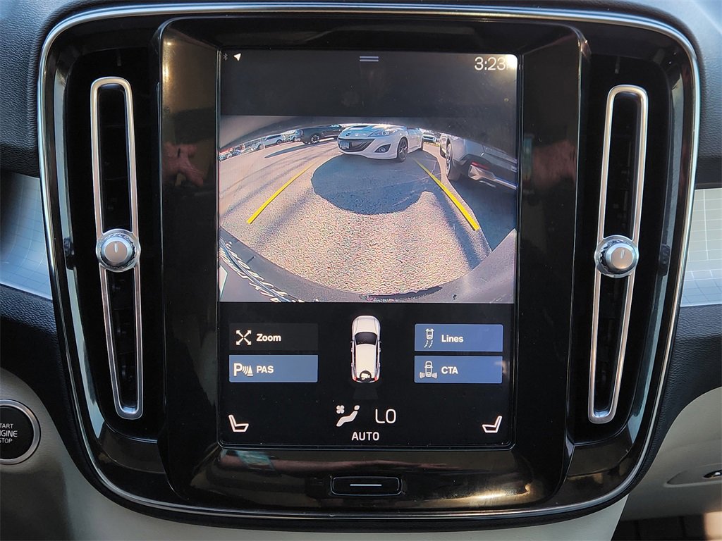 Used 2020 Volvo XC40 T5 Momentum w/ Protection Package Premier image 18