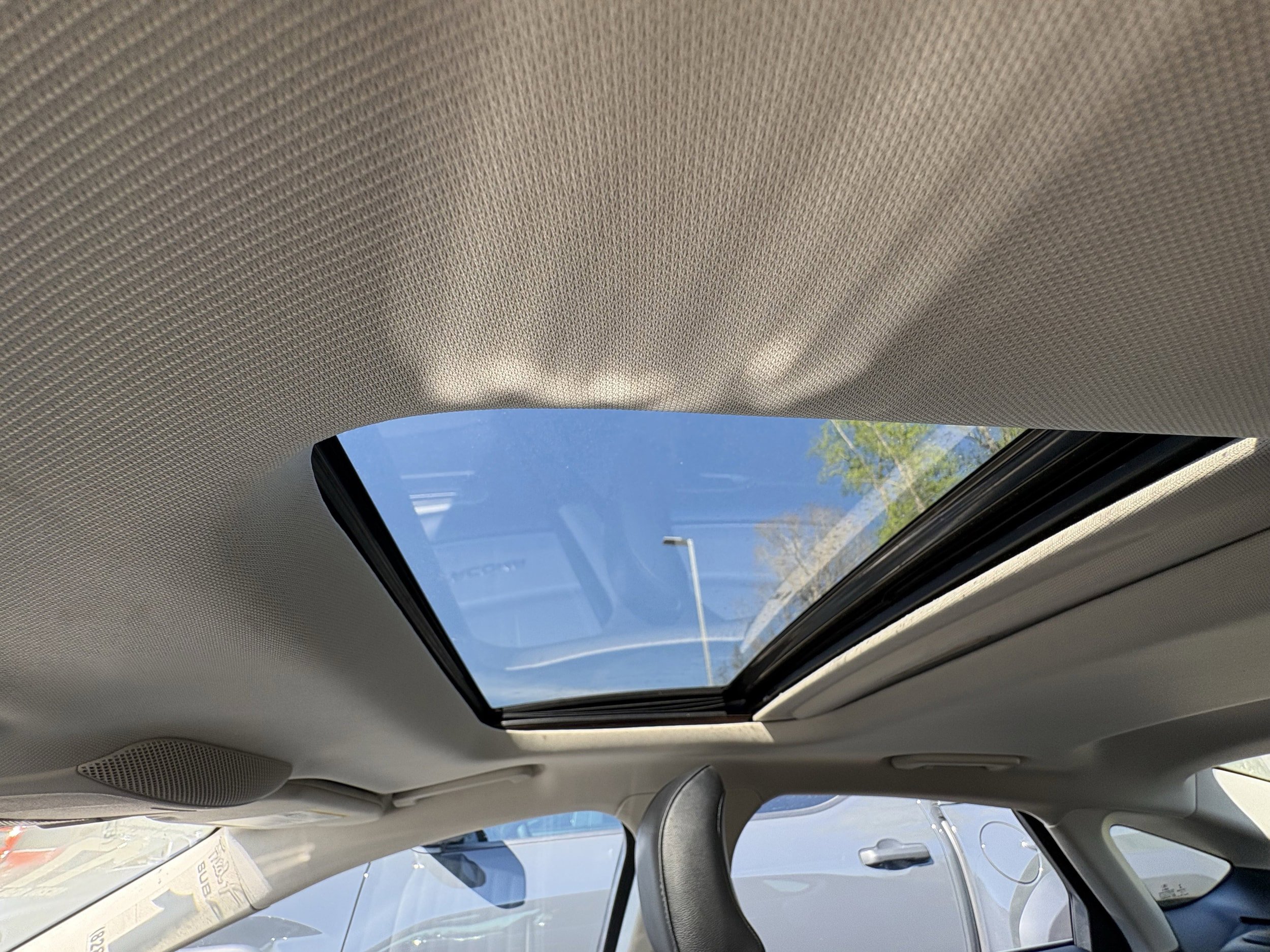 Used 2017 Ford Fusion SE w/ Fusion SE Technology Package image 25