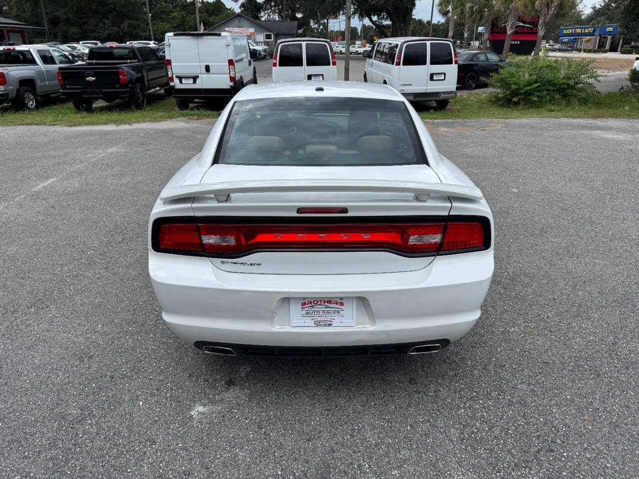 Used 2014 Dodge Charger SE w/ Sport Appearance Group RWD image 5