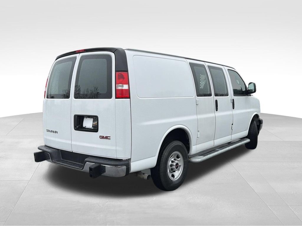 Used 2024 GMC Savana 2500 w/ Driver Convenience Package image 3