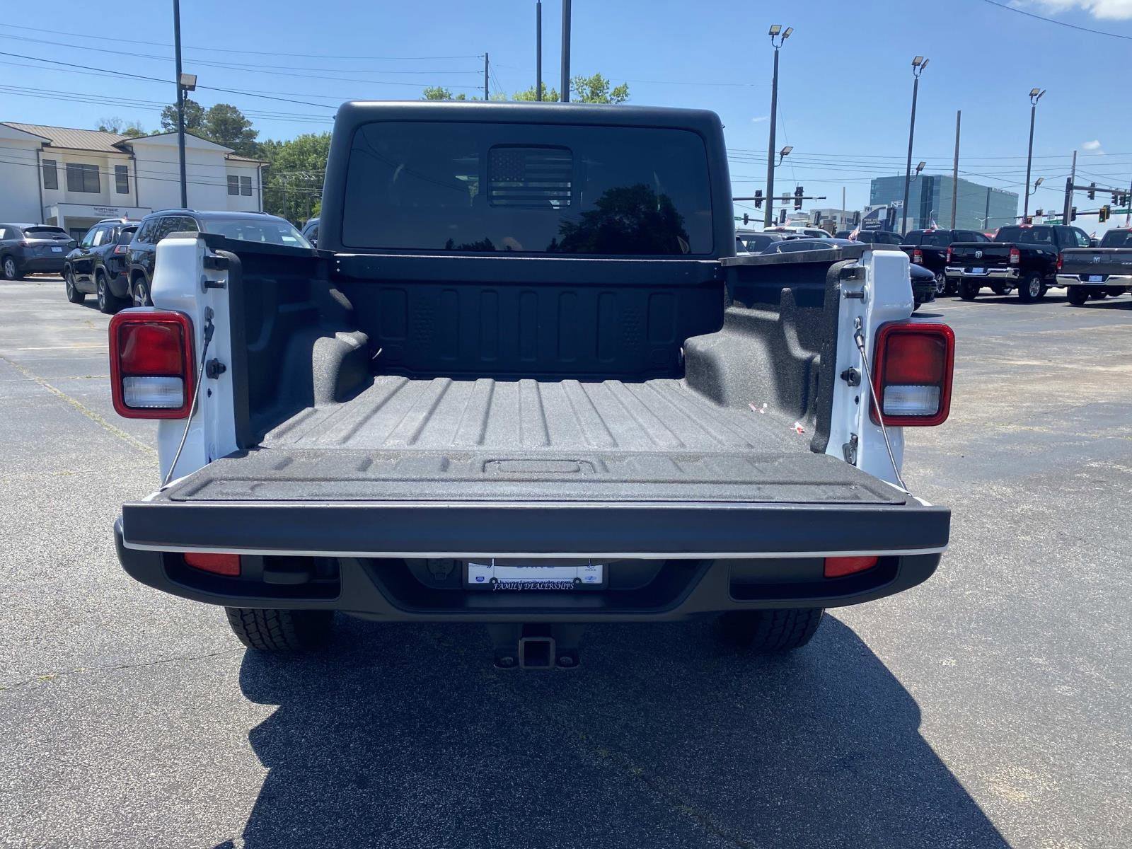 Used 2022 Jeep Gladiator Sport AWD/4WD image 5