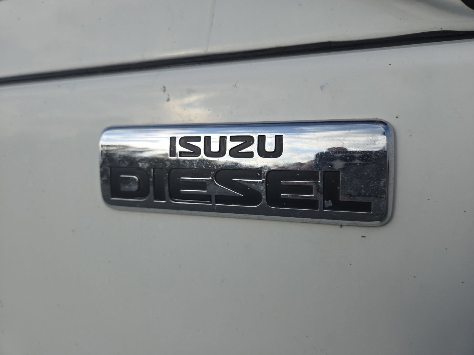 Used 2023 Isuzu NPR image 5