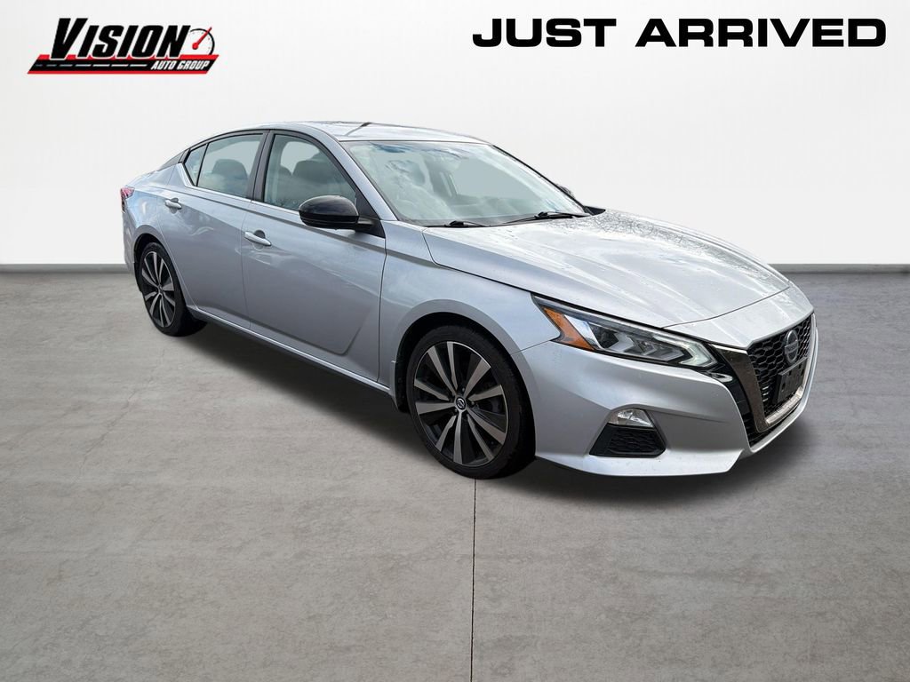 Used 2021 Nissan Altima 2.5 SR w/ SR Premium Package FWD image 3