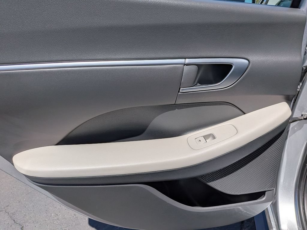 Used 2025 Hyundai Sonata SEL FWD image 25