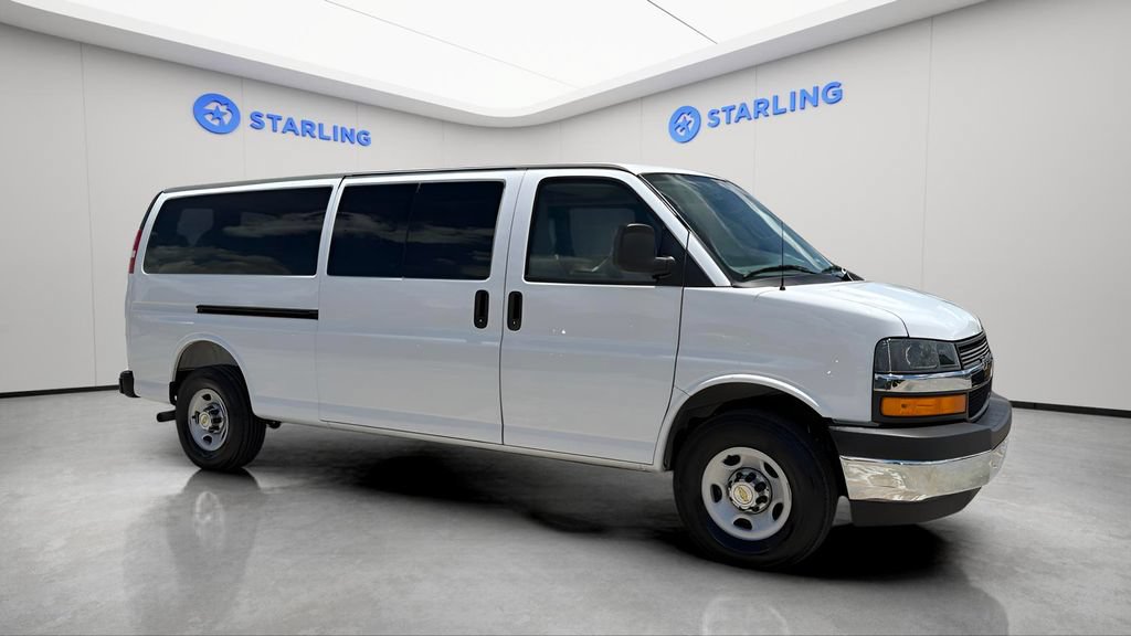 Certified 2025 Chevrolet Express 3500 LT w/ LT Preferred Equipment Group RWD image 12