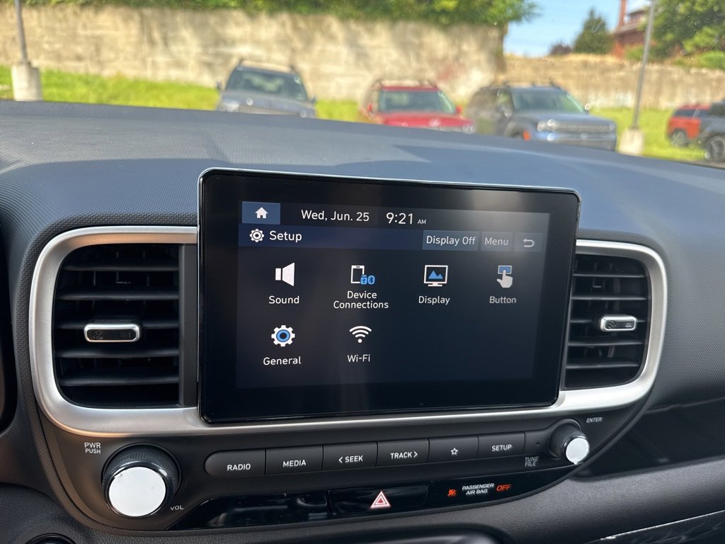New 2025 Hyundai Venue SEL image 21
