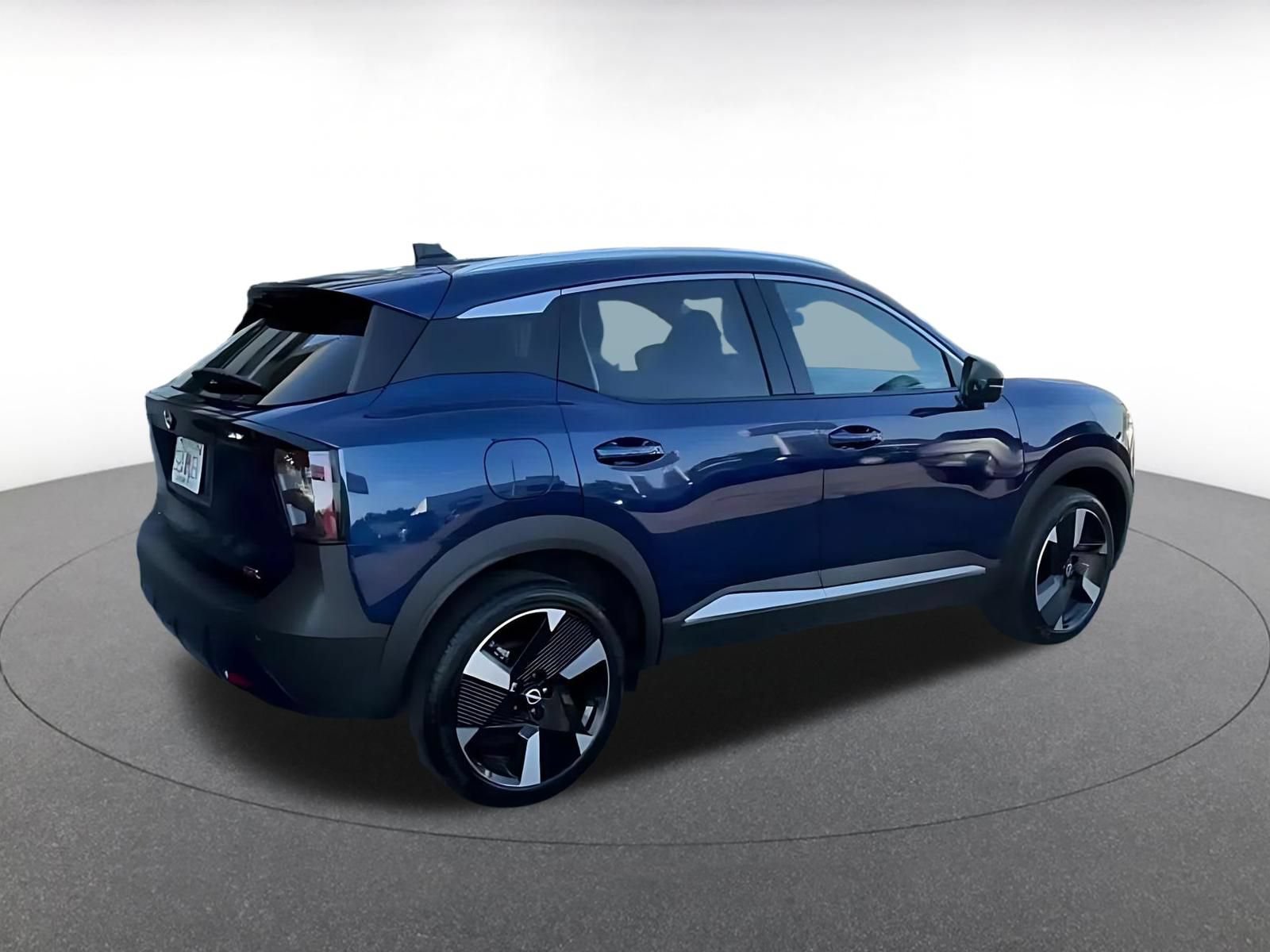 Used 2026 Nissan Kicks SR FWD image 14
