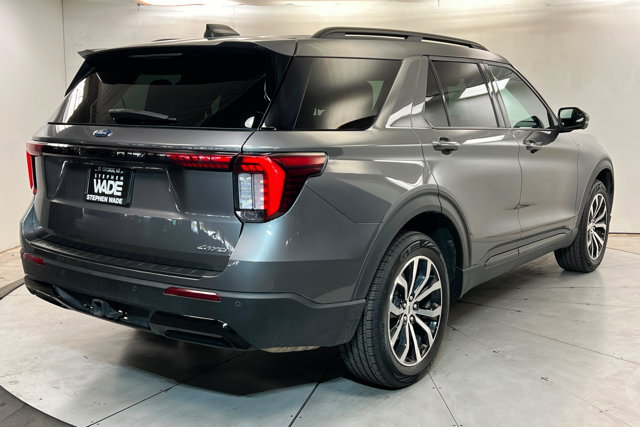 Used 2025 Ford Explorer ST-Line AWD/4WD image 5