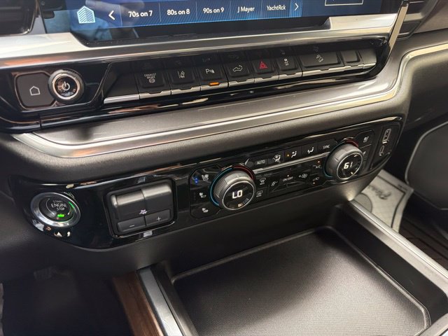 Used 2024 Chevrolet Silverado 3500 High Country w/ Technology Package AWD/4WD image 36