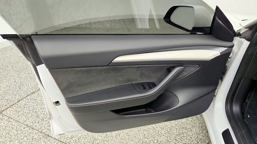 Used 2022 Tesla Model 3 Performance image 11