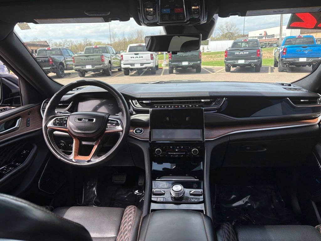 Used 2022 Jeep Grand Cherokee Summit w/ Adv Protech Group IV AWD/4WD image 15