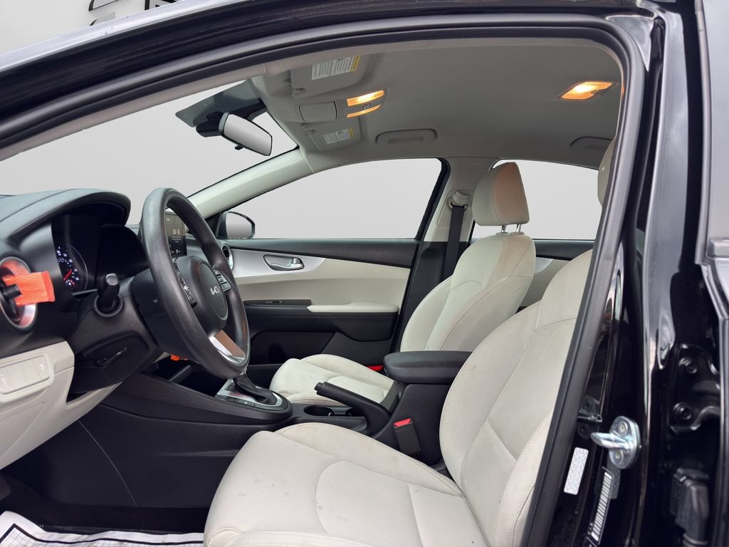 Used 2022 Kia Forte LXS FWD image 13