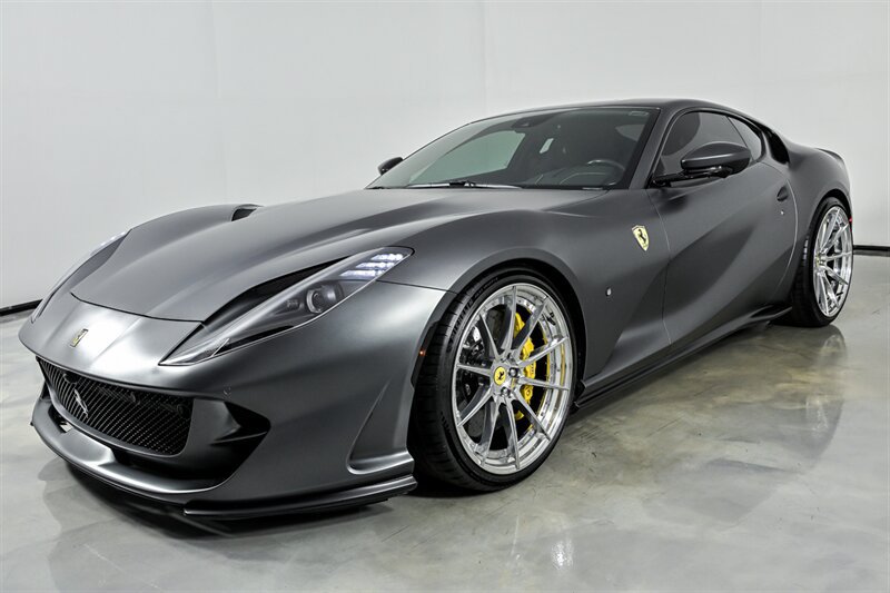 Used 2020 Ferrari 812 Superfast RWD image 5
